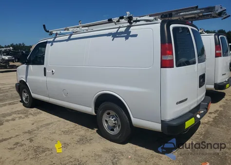 2017 Chevrolet Express G2500 из США, поврежденный, VIN 1GCWGAFF2H1274698